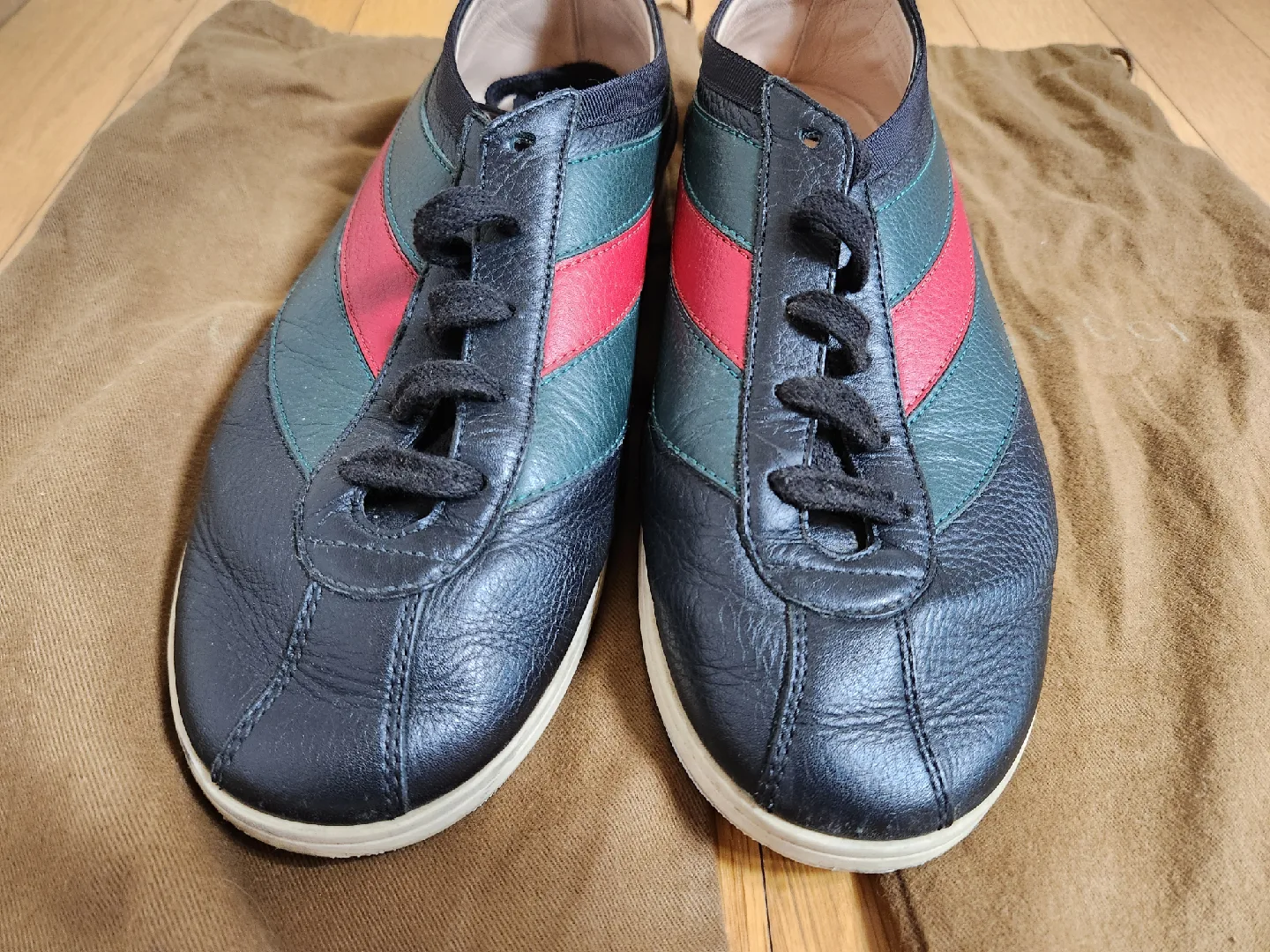 구찌 파라체르 스니커즈 남성 운동화