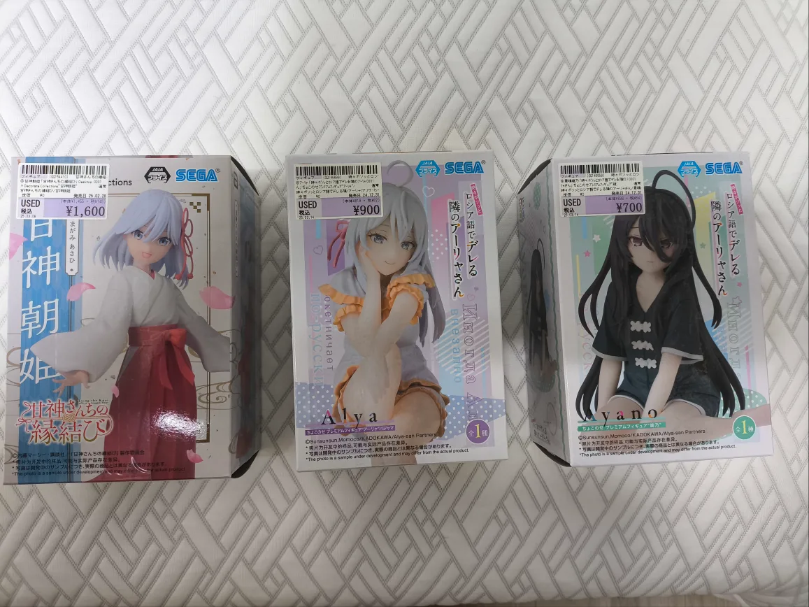 애니메이션 중고 피규어 3종 2만에 팝니다.