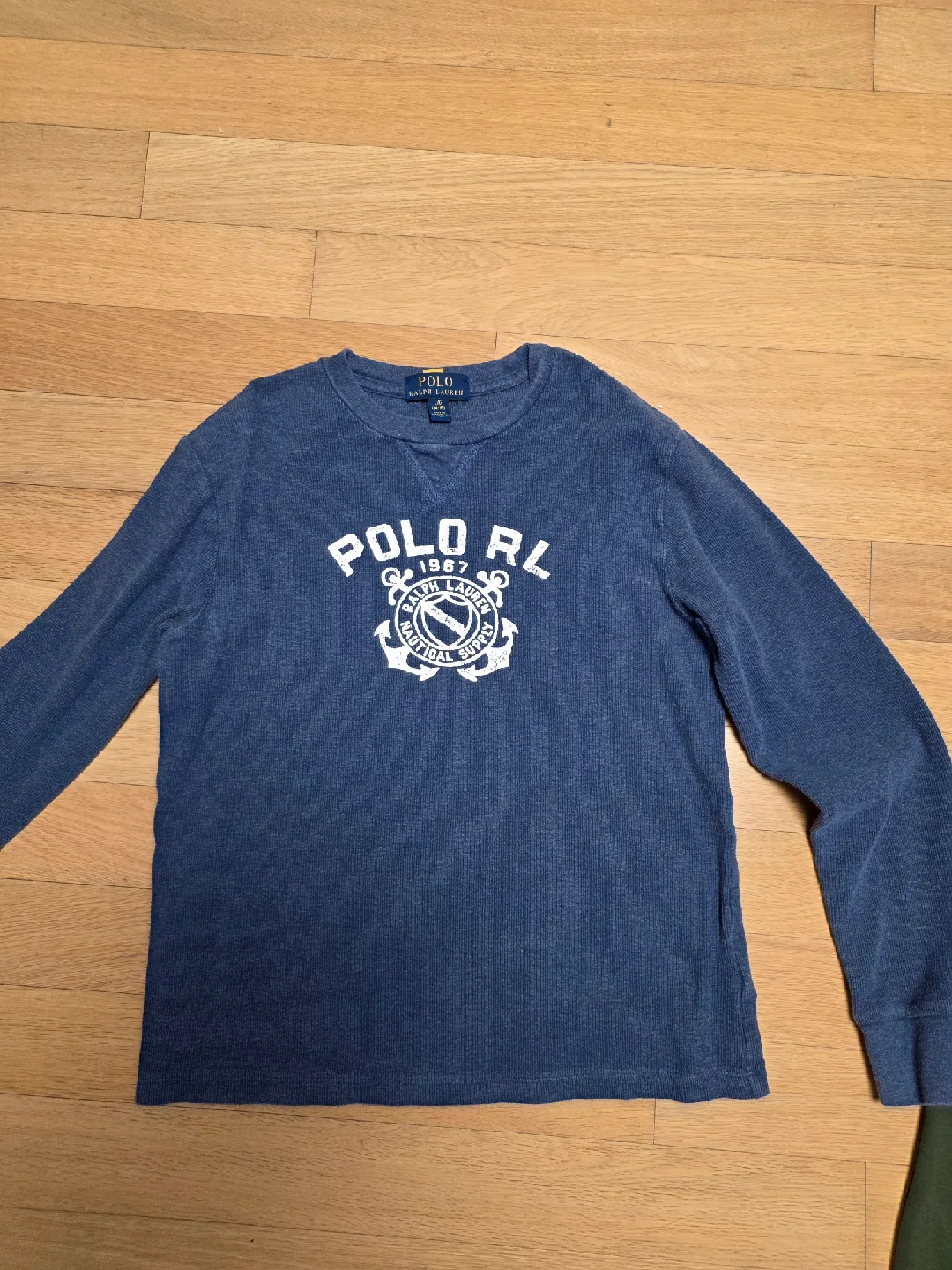 폴로 랄프로렌 긴팔 티셔츠 L (14-16세용) 중고팔아요.