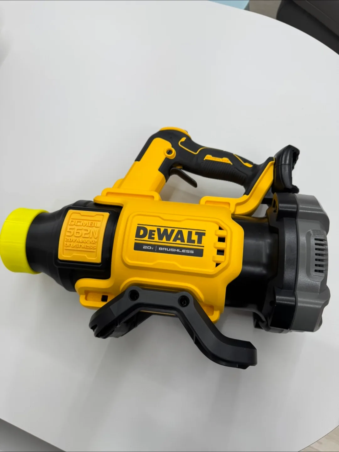 디월트 대포 DCMBL562N 극미중고