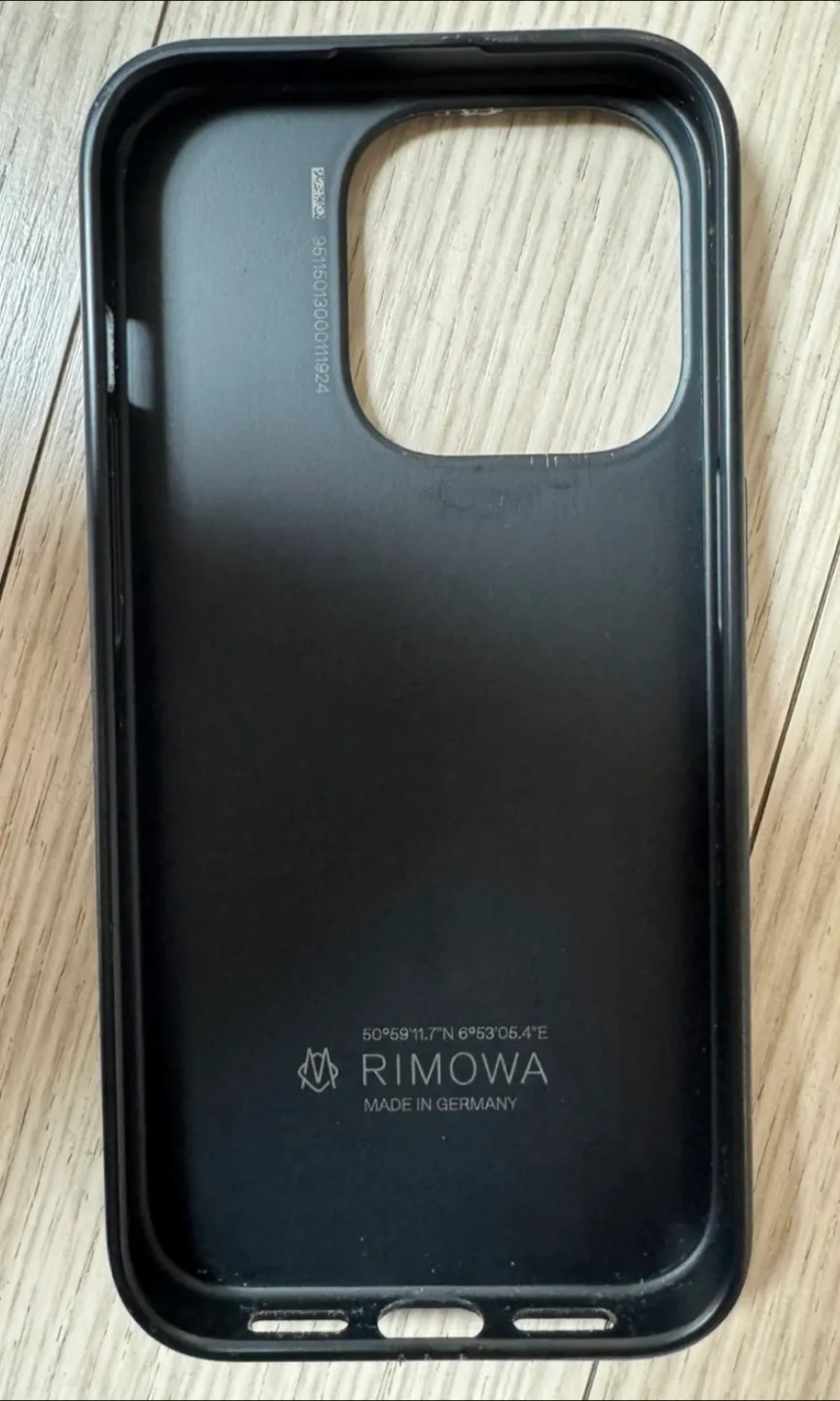 리모와 아이폰15 Pro 케이스 중고