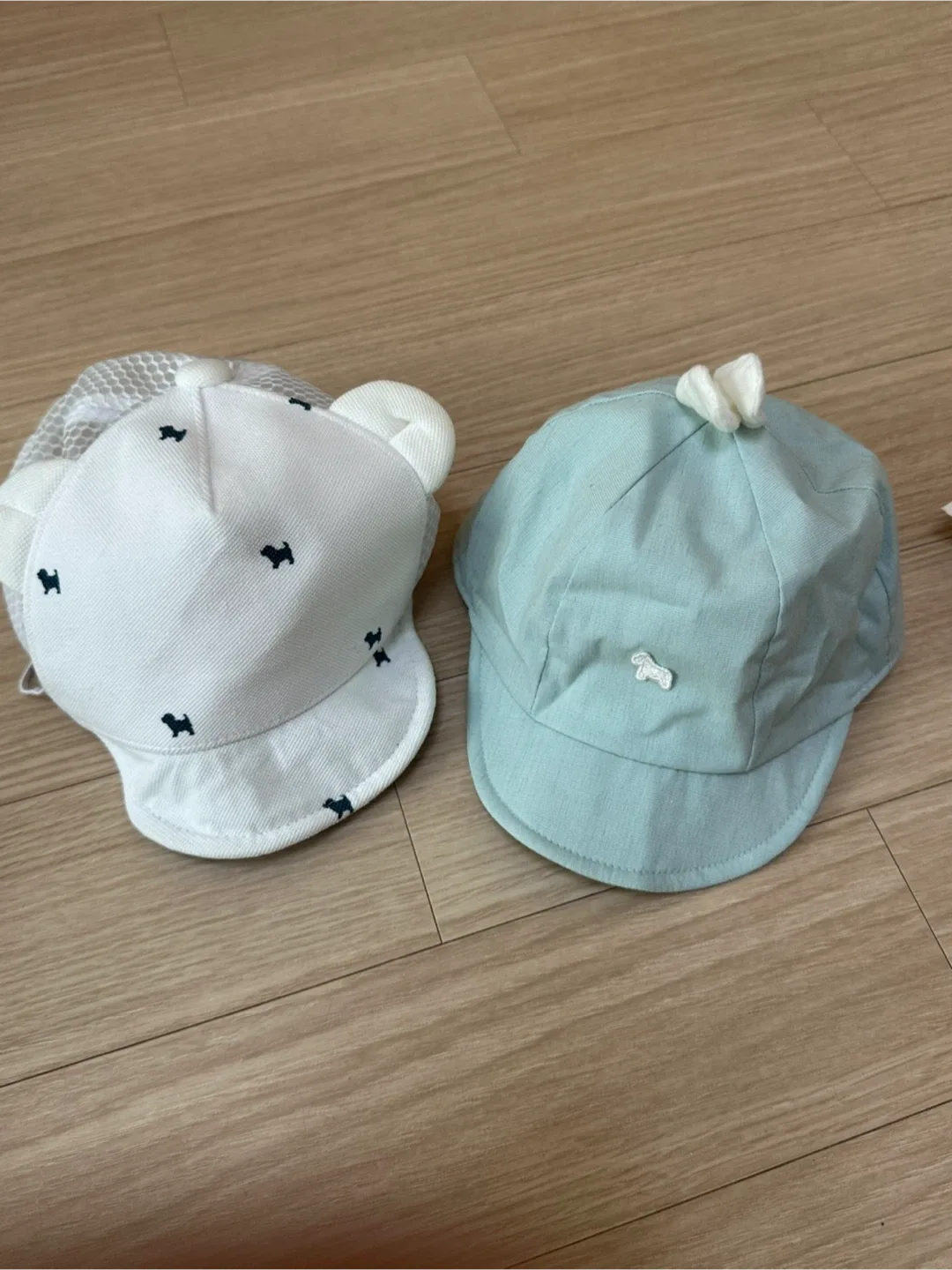 블루독, 에뜨와 아기 모자