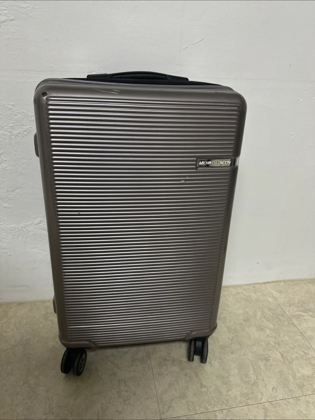 중고 캐리어(26인치 같음) 판매합니다