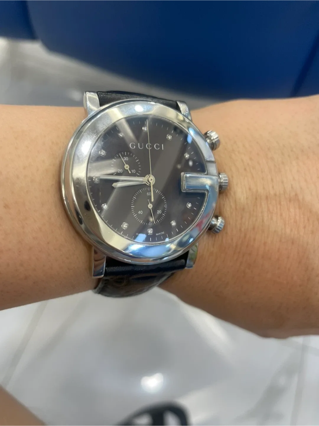 구찌 G크로노 다이아몬드 가죽 시계