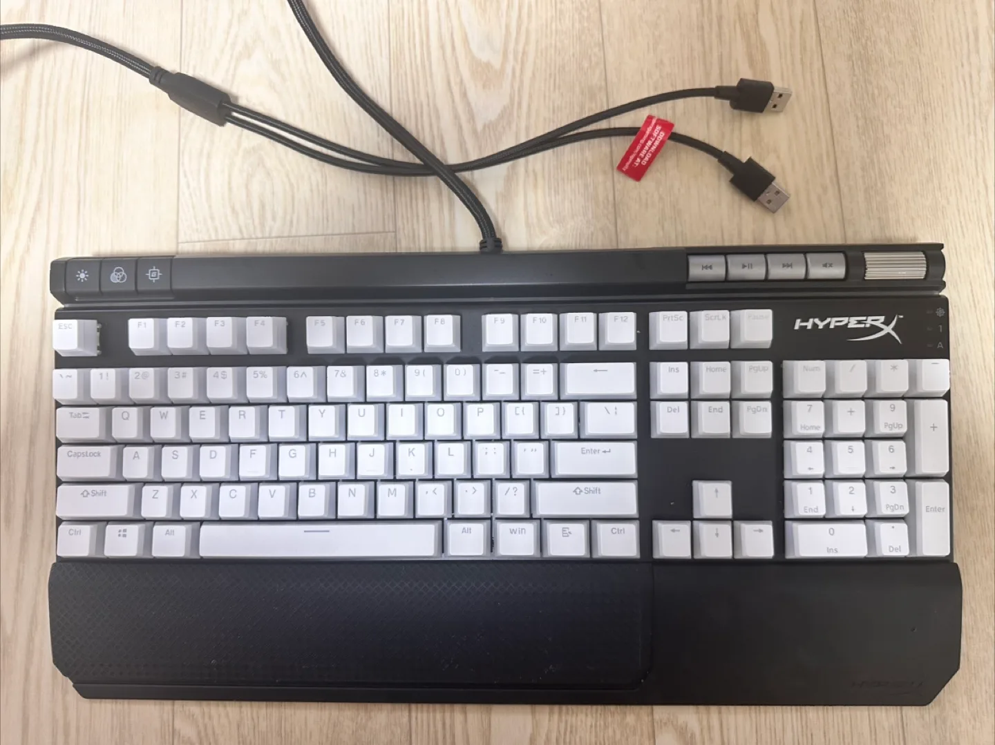 HyperX Alloy Elite RGB 게이밍 키보드 중고 판매합니다