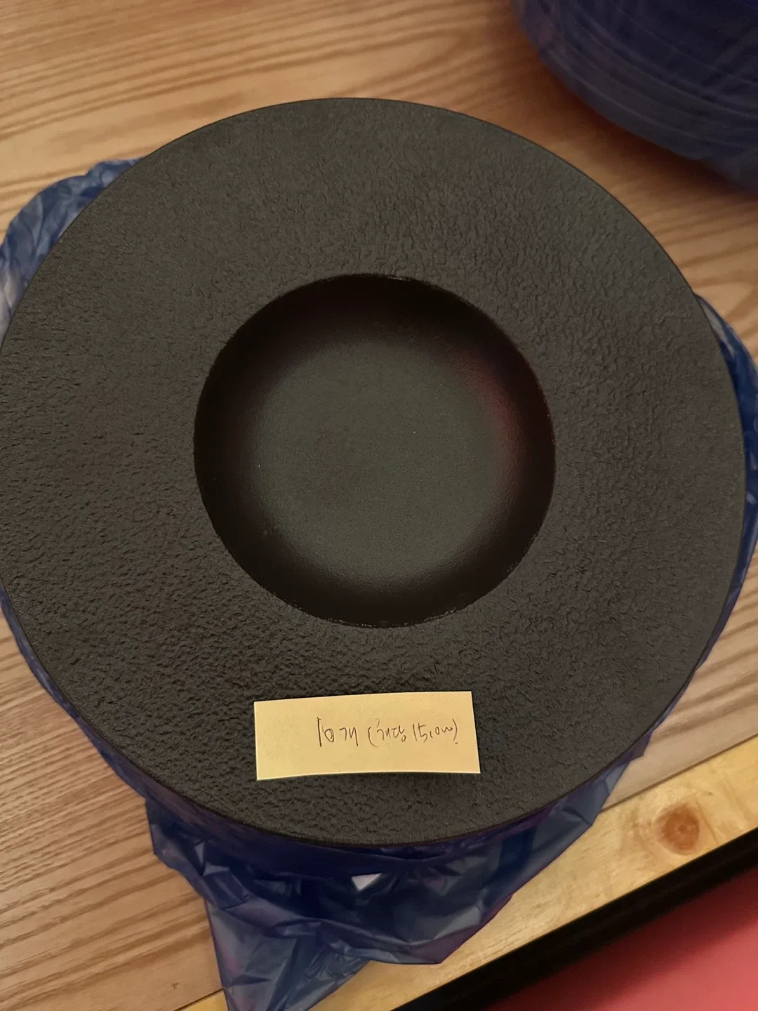 다양한 디자인의 중고 접시