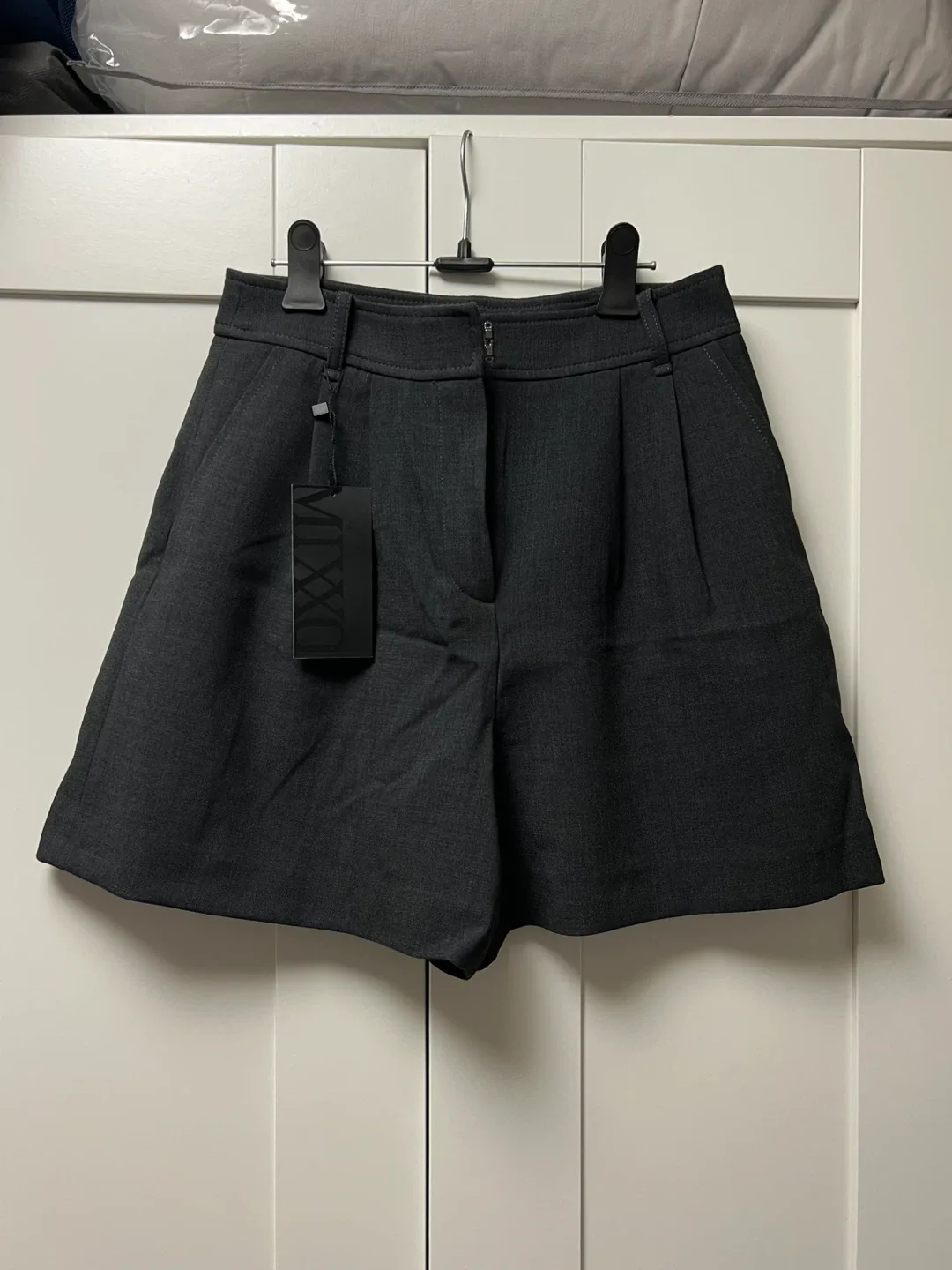 (텍있음)미쏘 핀턱 가을 반바지 완전 새상품