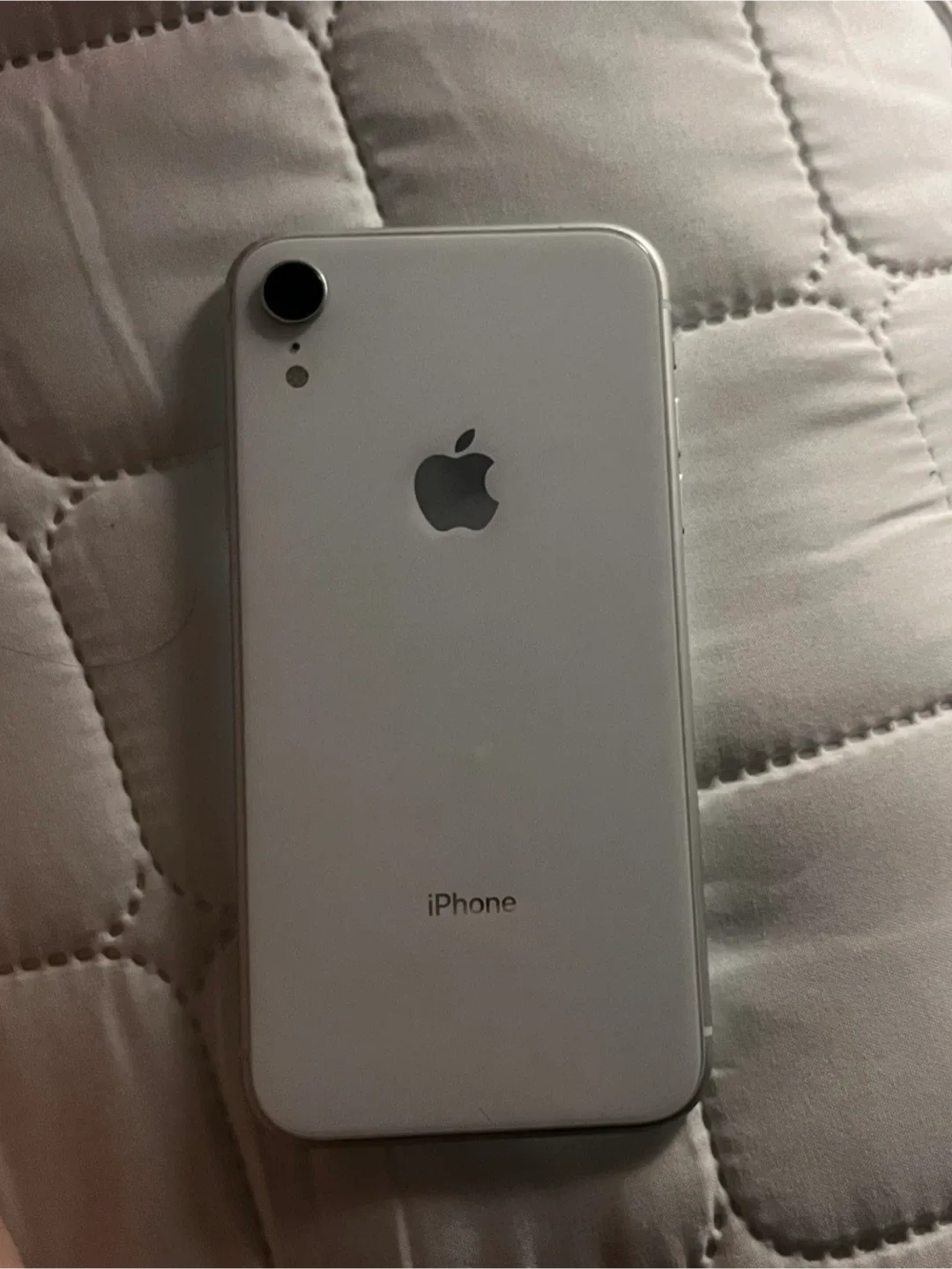 아이폰 XR 화이트 중고폰 사진폰 셀카폰