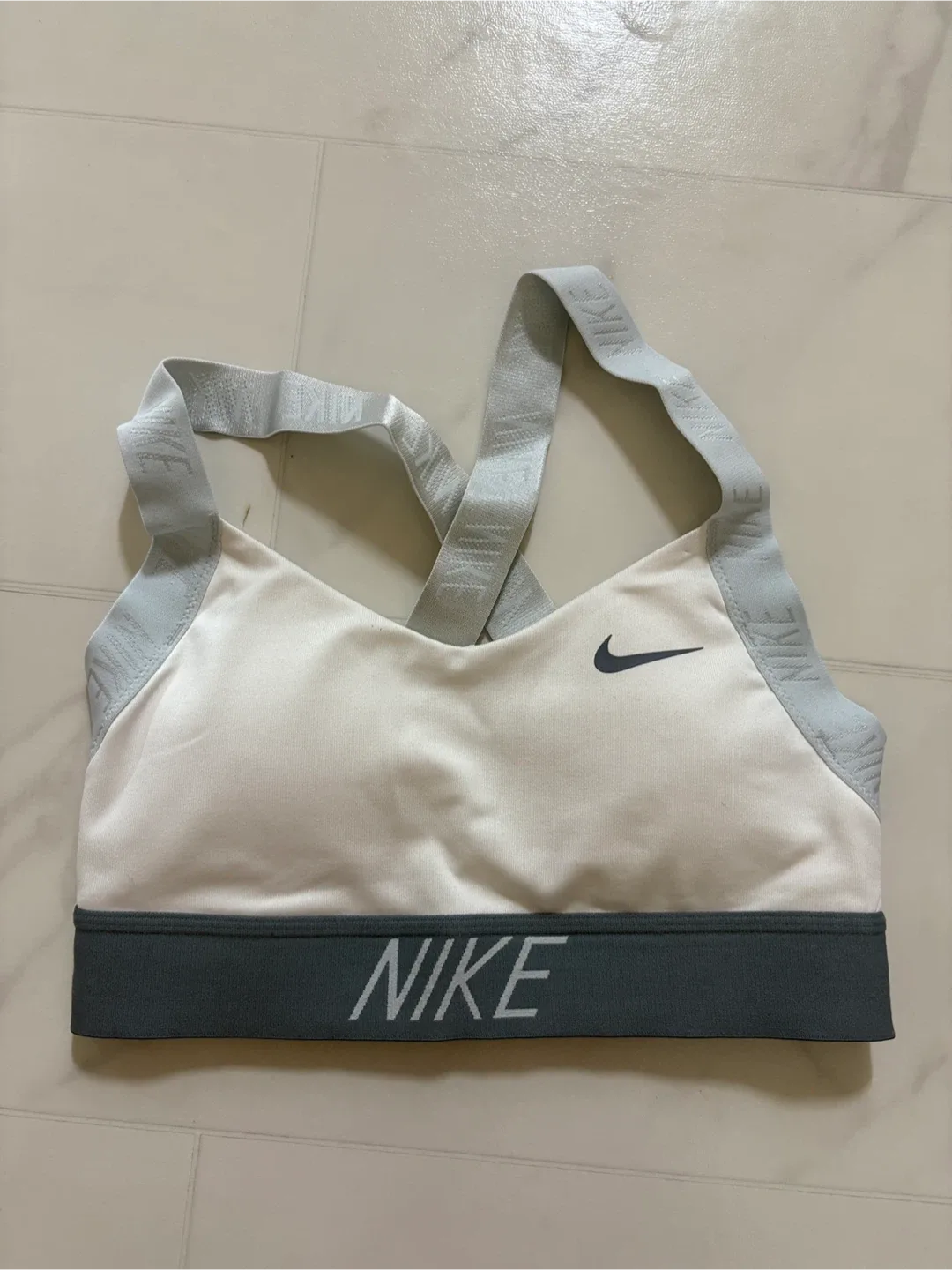 나이키 드라이 핏 스포츠 브라탑