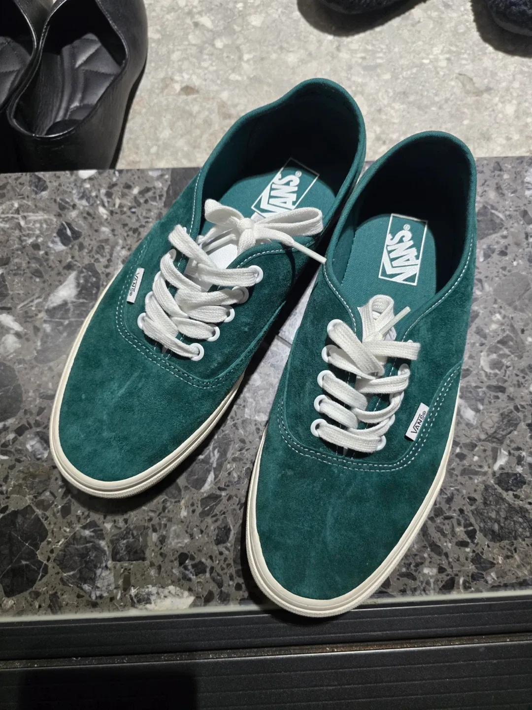 반스 어센틱 스웨이드 그린 275