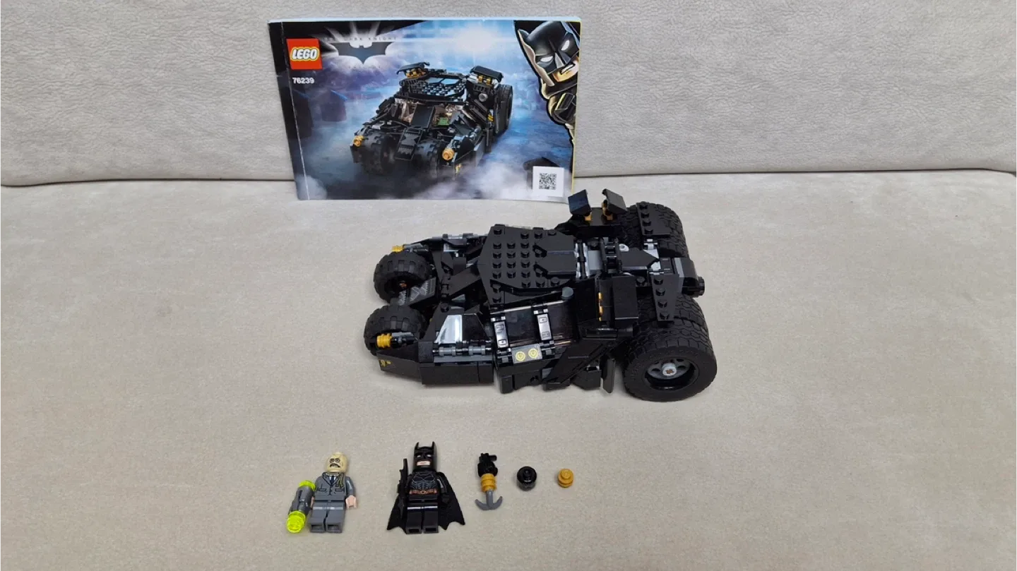 레고 76239 배트모빌 텀블러 중고 판매합니다