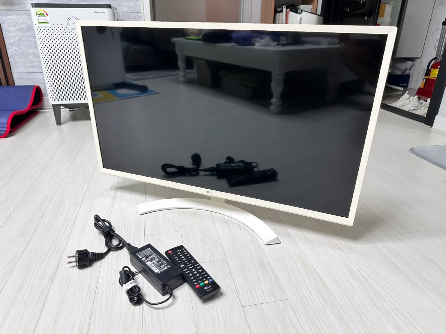 [중고] LG전자 32인치 모니터겸 티비용 32MN58HMW 팝니다