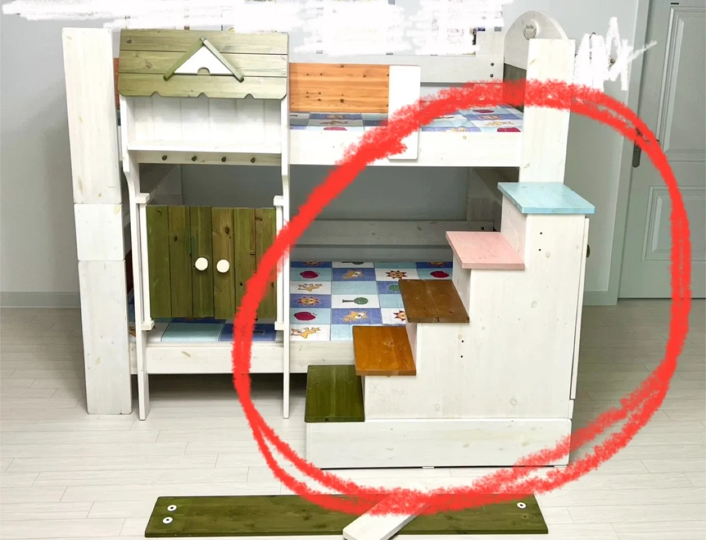 엉클톰 이솝스토리 천연원목 2층침대 계단(중고)