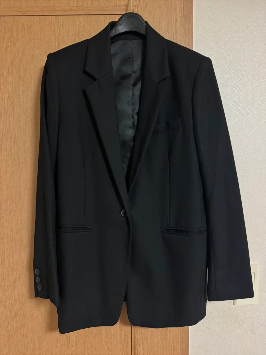 닐바이피 검정자켓