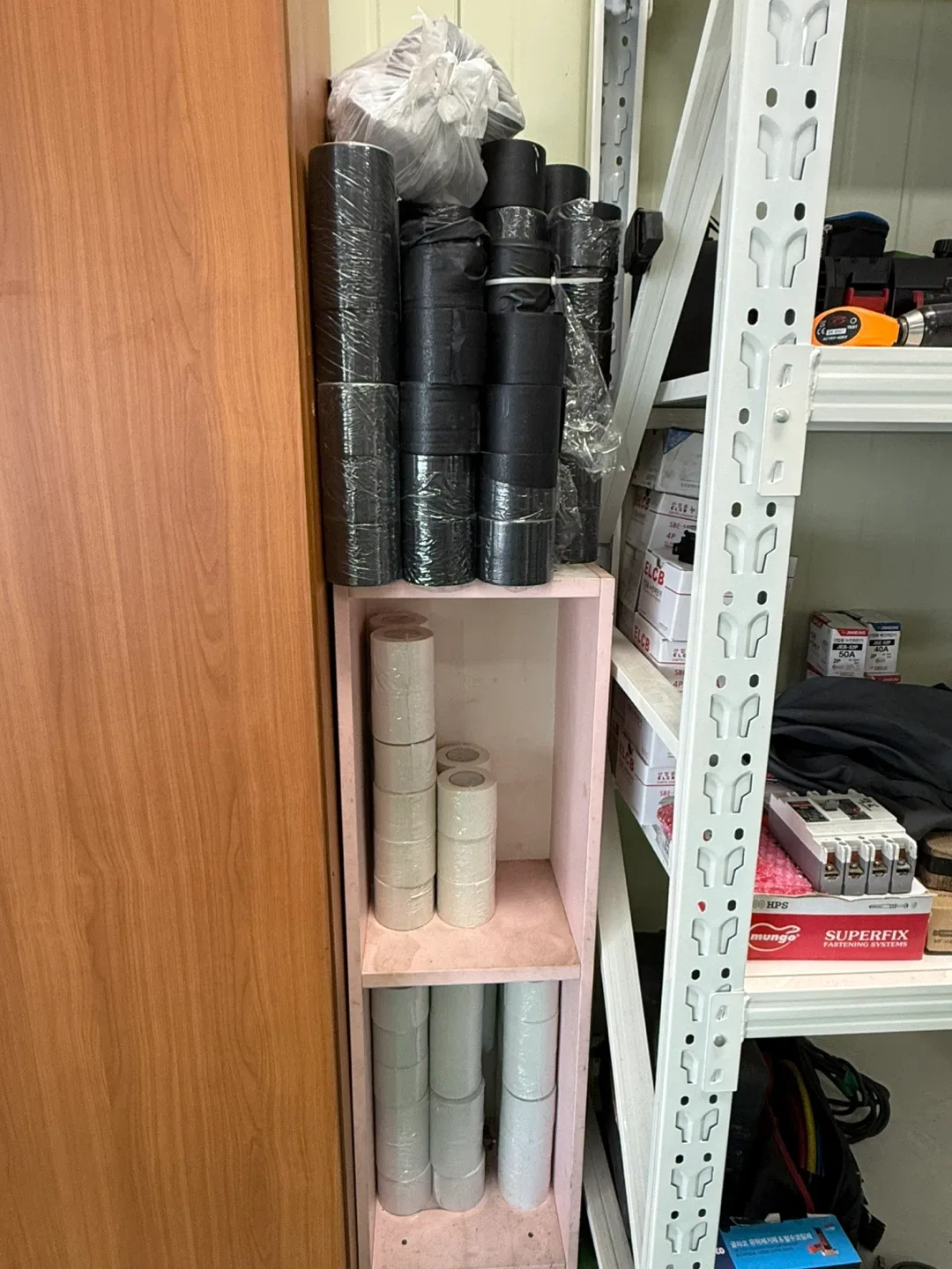 시스템 에어컨 공구 및 자재 정리  합니다.