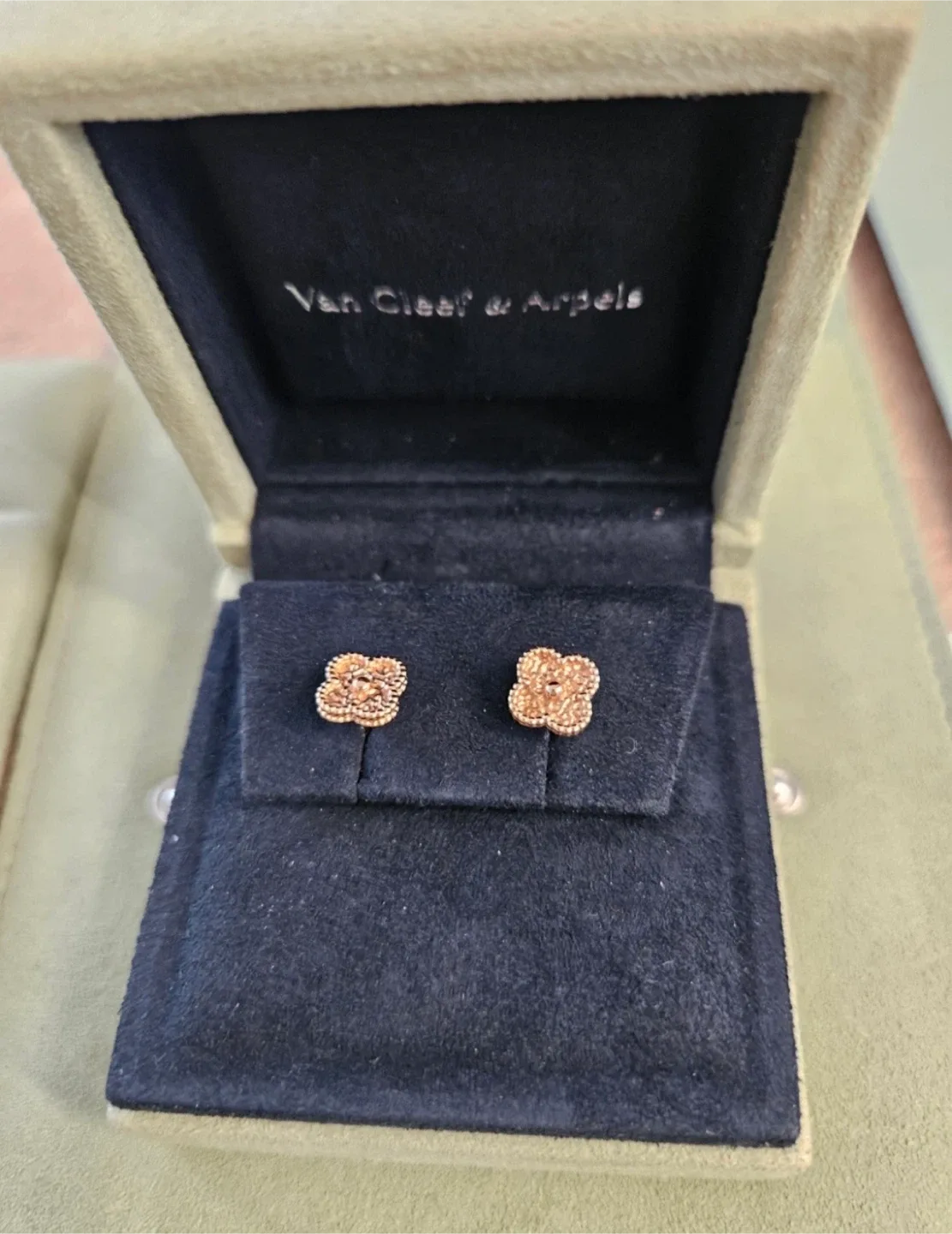 반클리프 아펠 스위트 알함브라 해머드 이어링 18K (로즈골드)