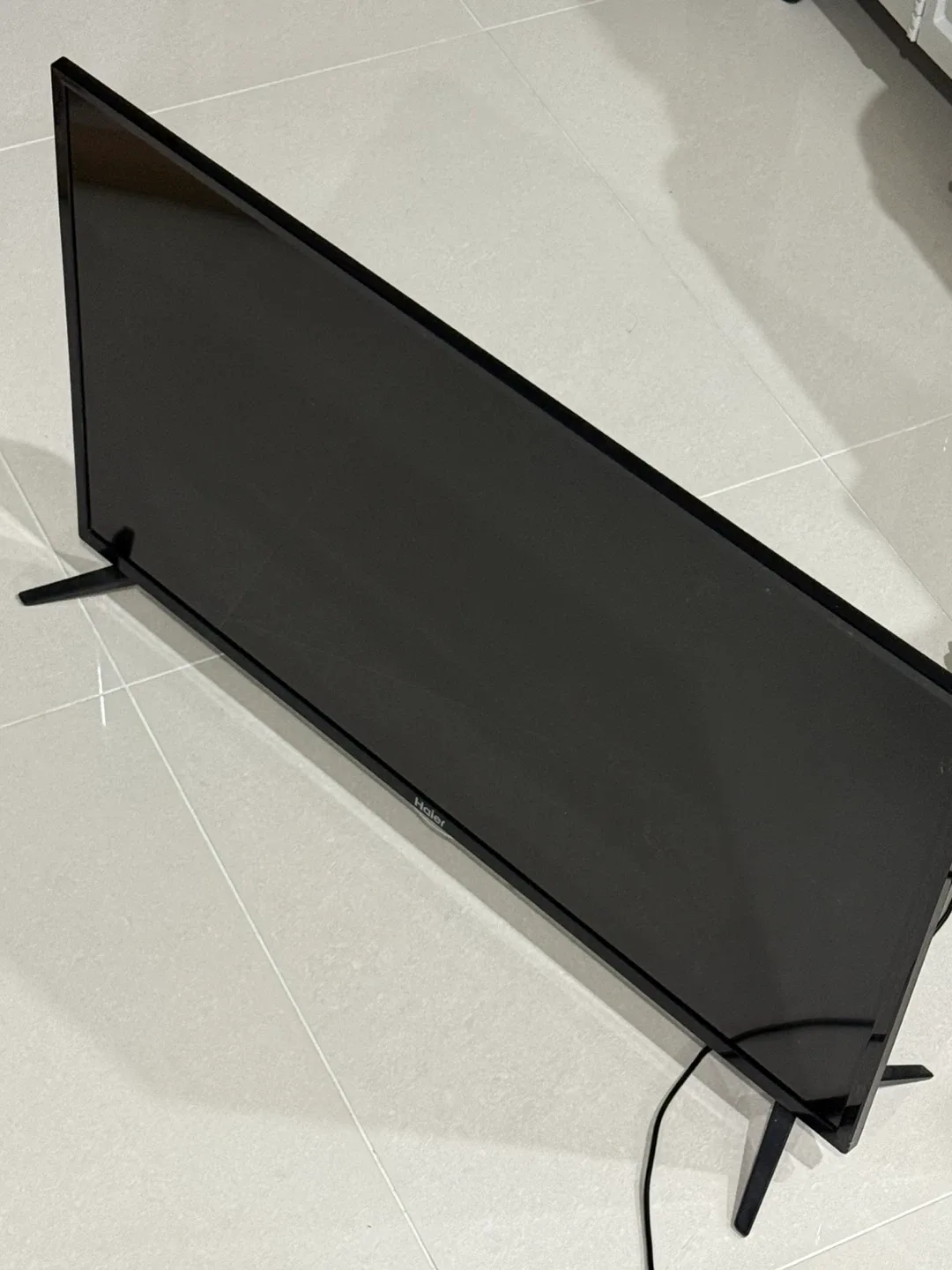 (중고) 하이얼(Haier) 32인치 엘이디(LED) TV 팝니다.