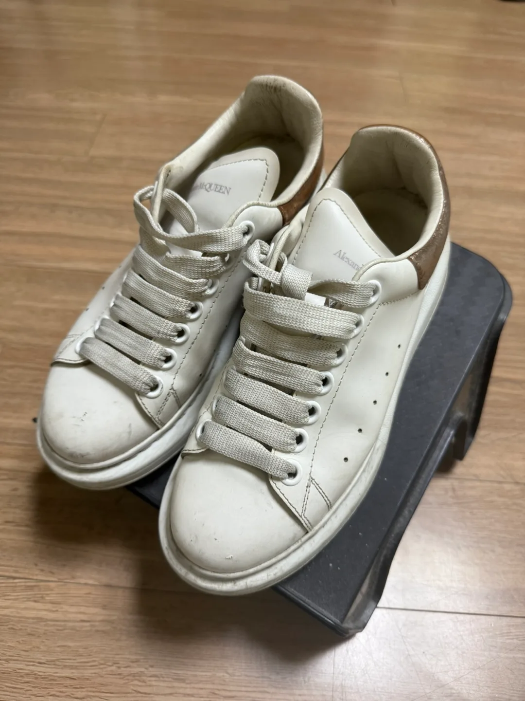 정품)알렉산더 맥퀸 오버솔 36사이즈