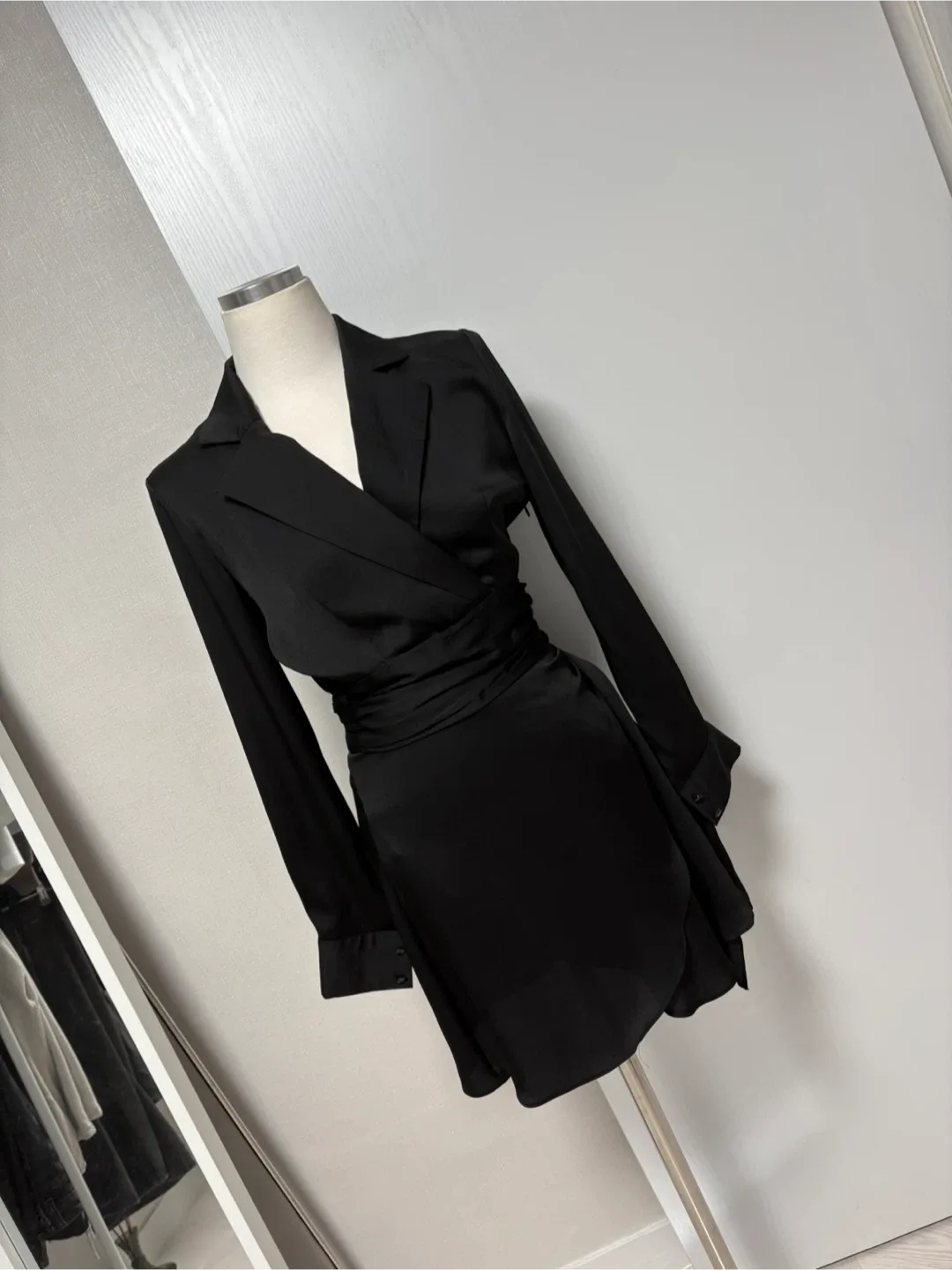 블랙 새틴 원피스(중고제품)