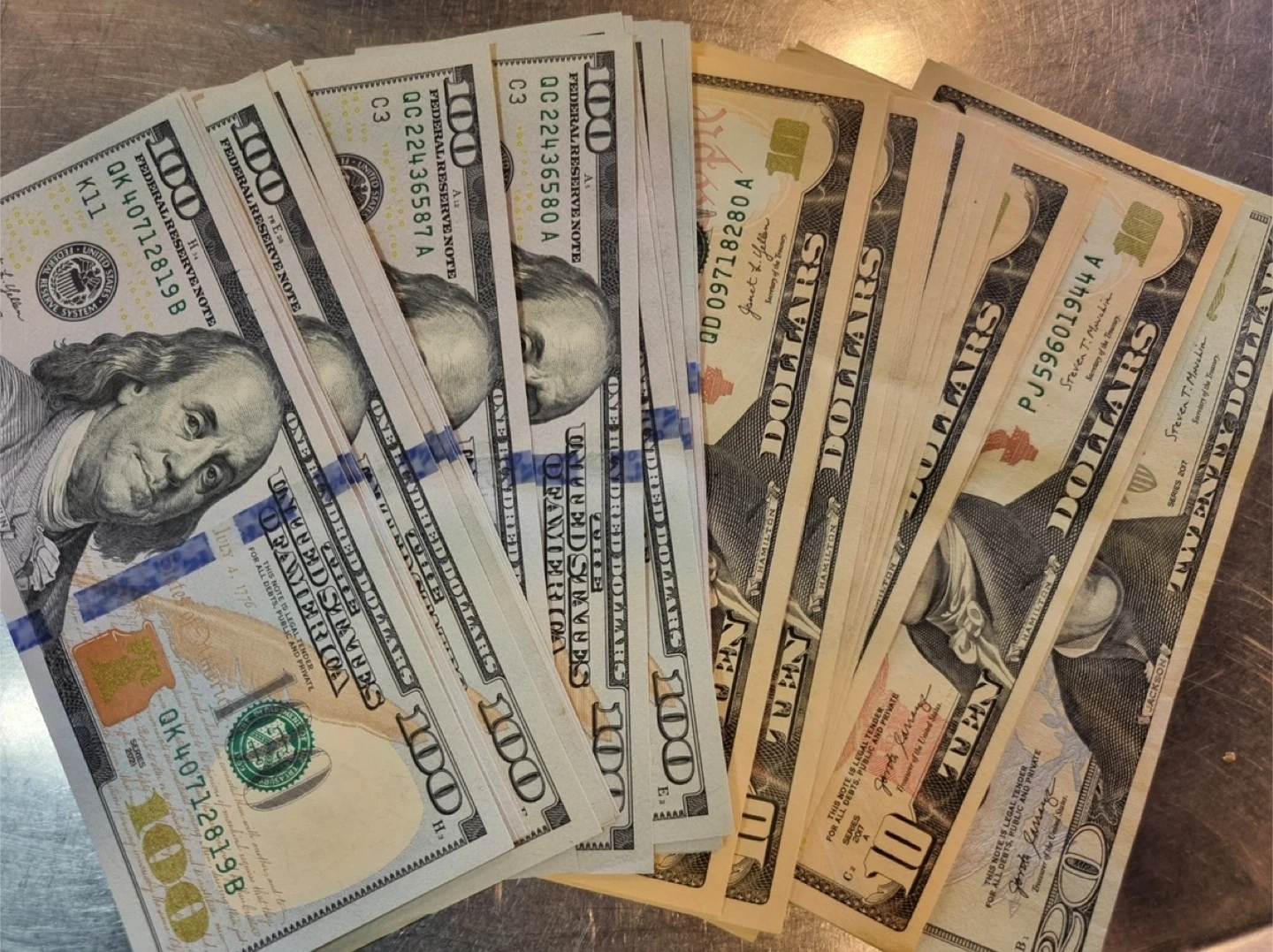 미국달러 $1,800 판매합니다