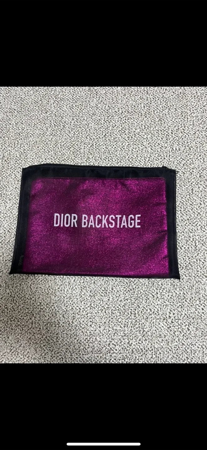 Dior 백스테이지 파우치