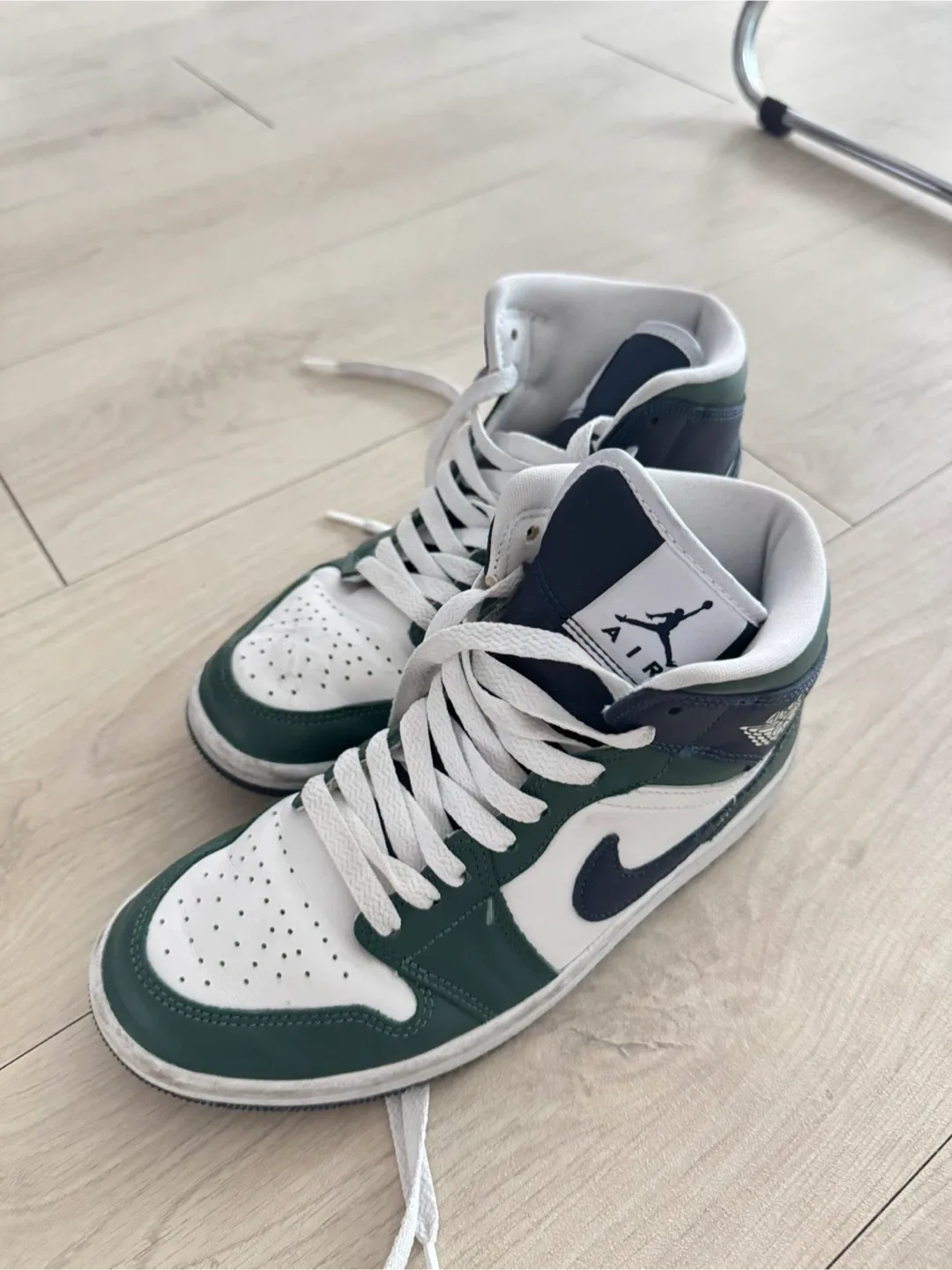 여성 조던 1 MID 그린 (중고, 235)