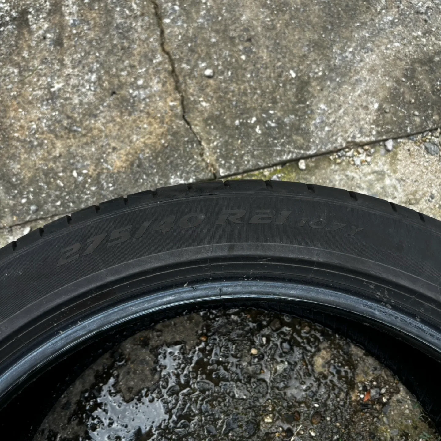 피렐리 P ZERO (pz4) 중고타이어 판매합니다.