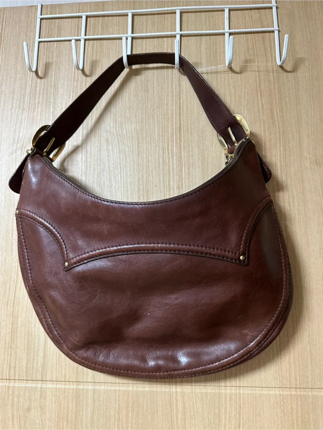 브랜드 가죽 가방 정리