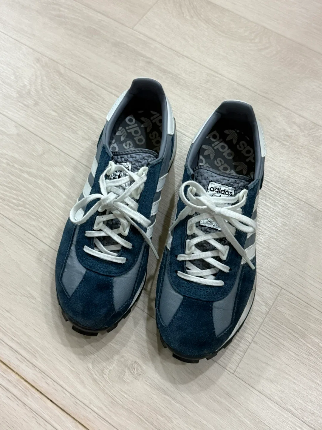 아디다스 Racing 1 운동화 네이비