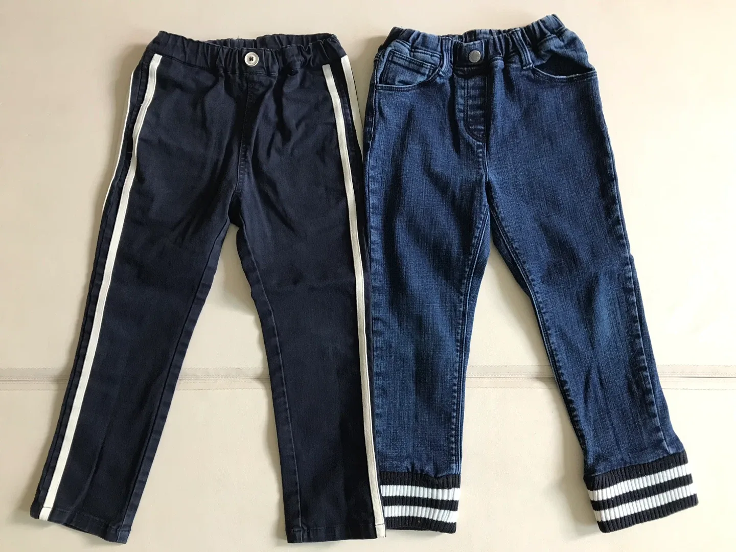 토토헤로스 청바지 2벌 중고+ 덤 티셔츠 중고=120