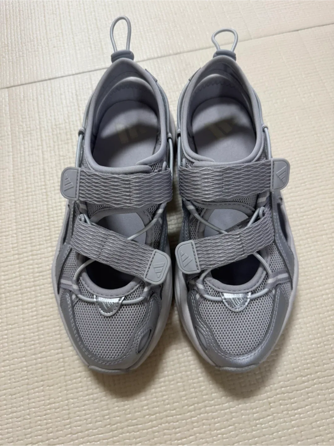 아디다스 오즈웨이브 실버 235 팝니다