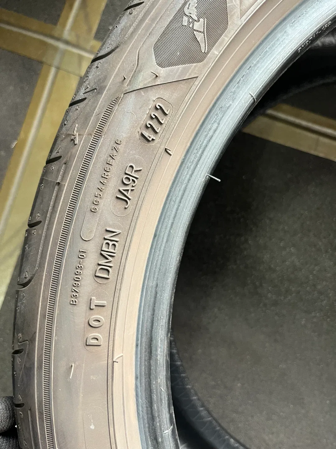 굿이어 이글 F1 275/35R19 중고타이어