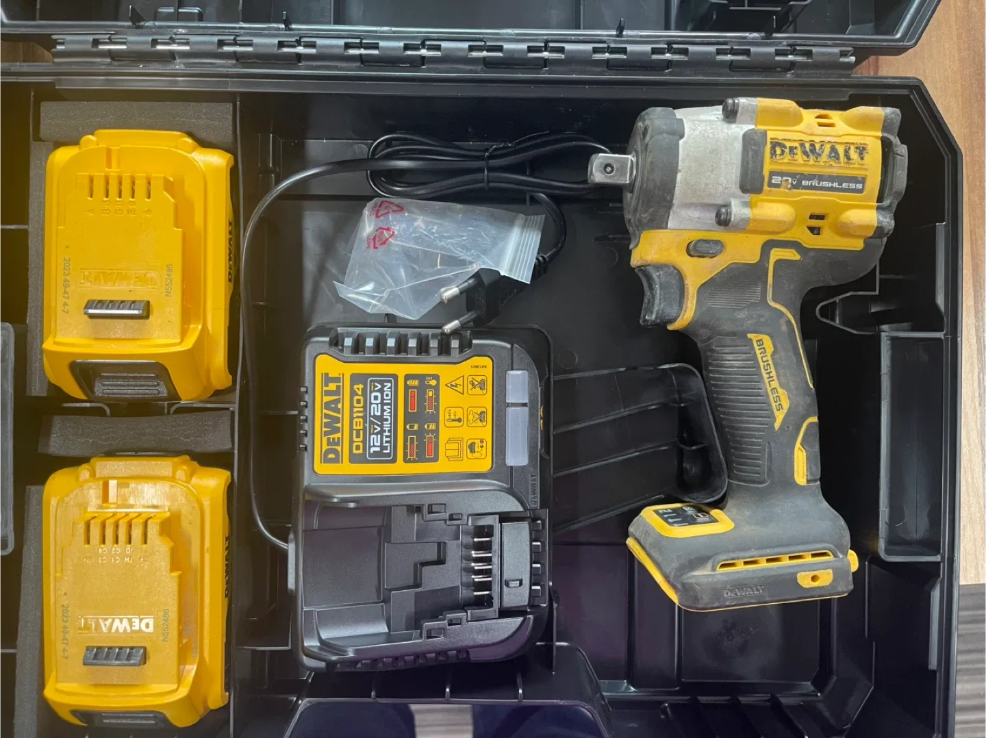 디월트 DCF922 중고