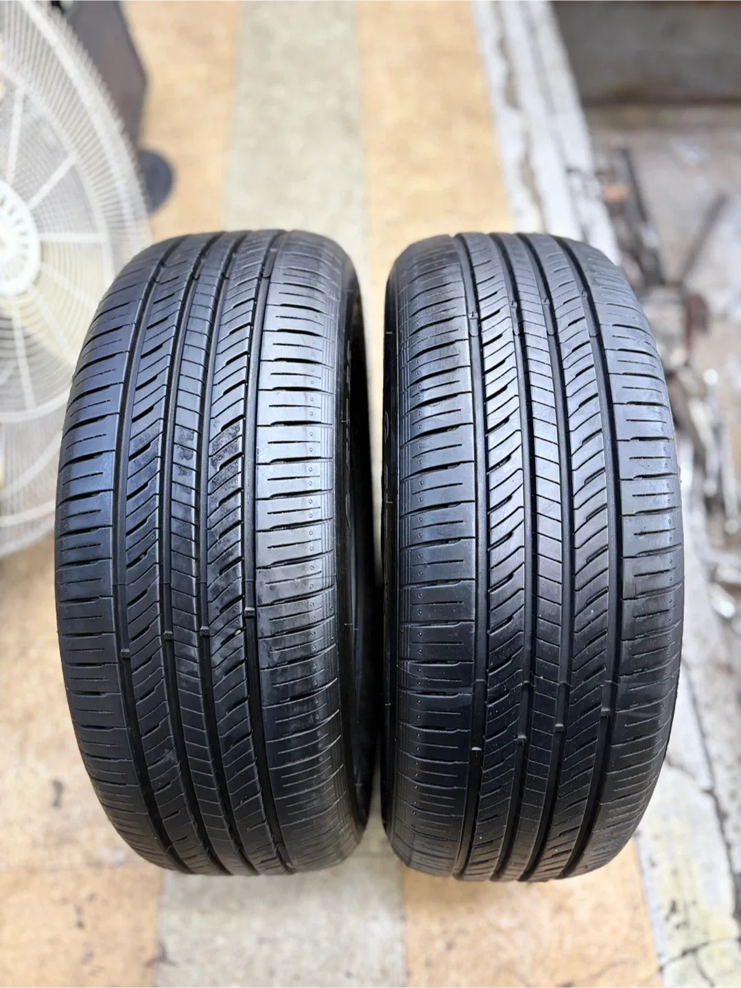 중고타이어 한국 215 60 16 임판급 판매합니다!!