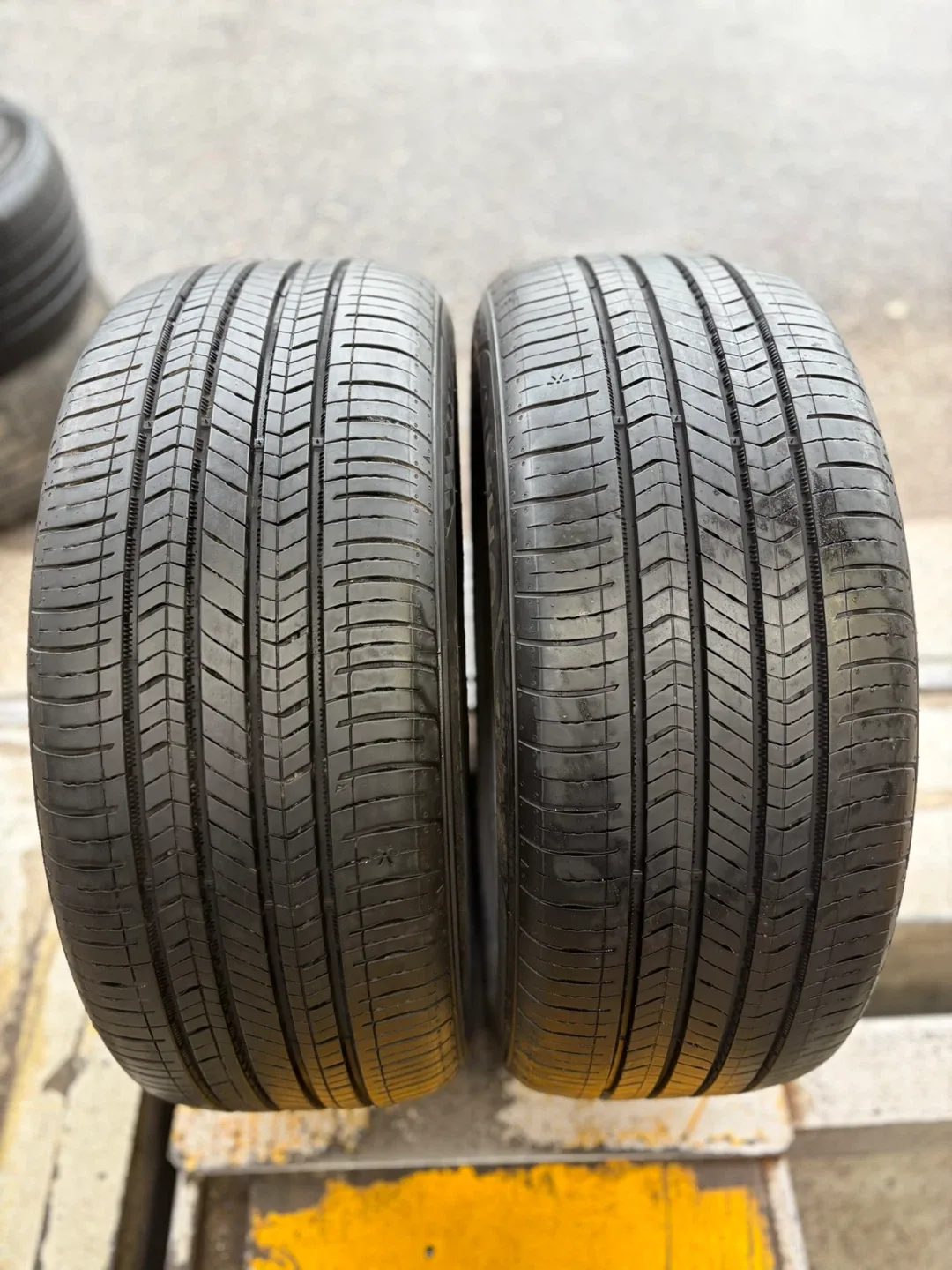 중고타이어 s급 245 50 18팝니다