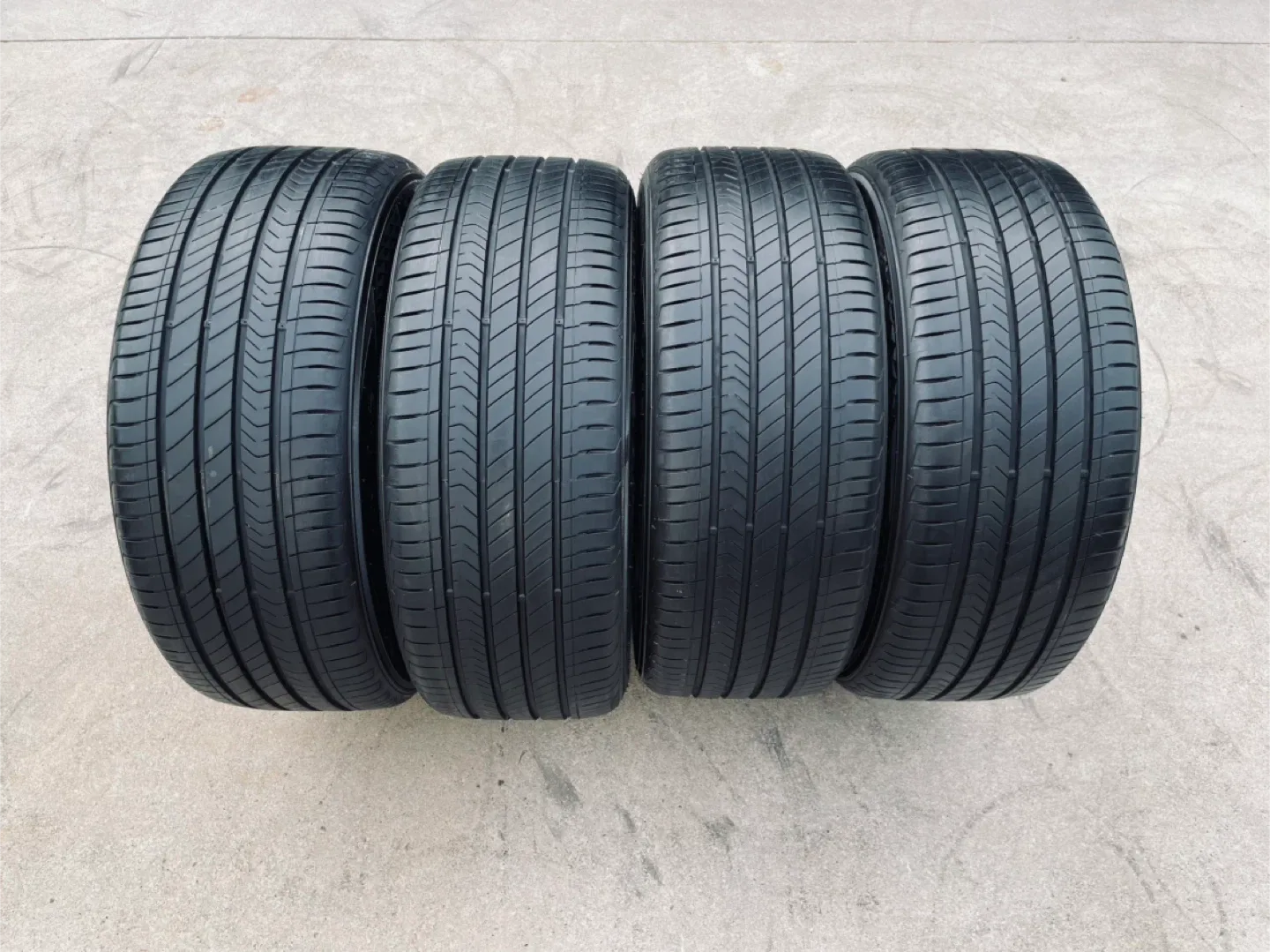 금호 Majesty 225 50 17 중고타이어