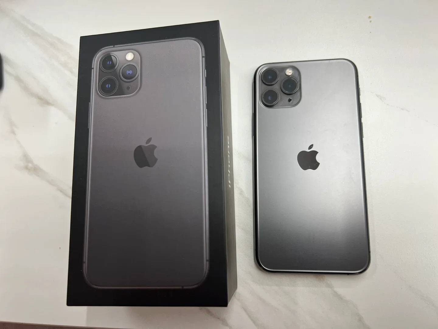 아이폰 11 Pro 512GB 스페이스 그레이 (북미 카메라 무음)