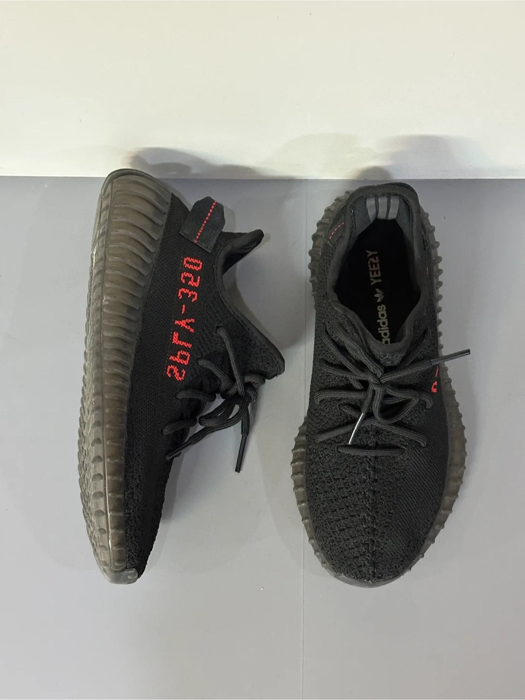 아디다스 이지부스트350 V2 운동화