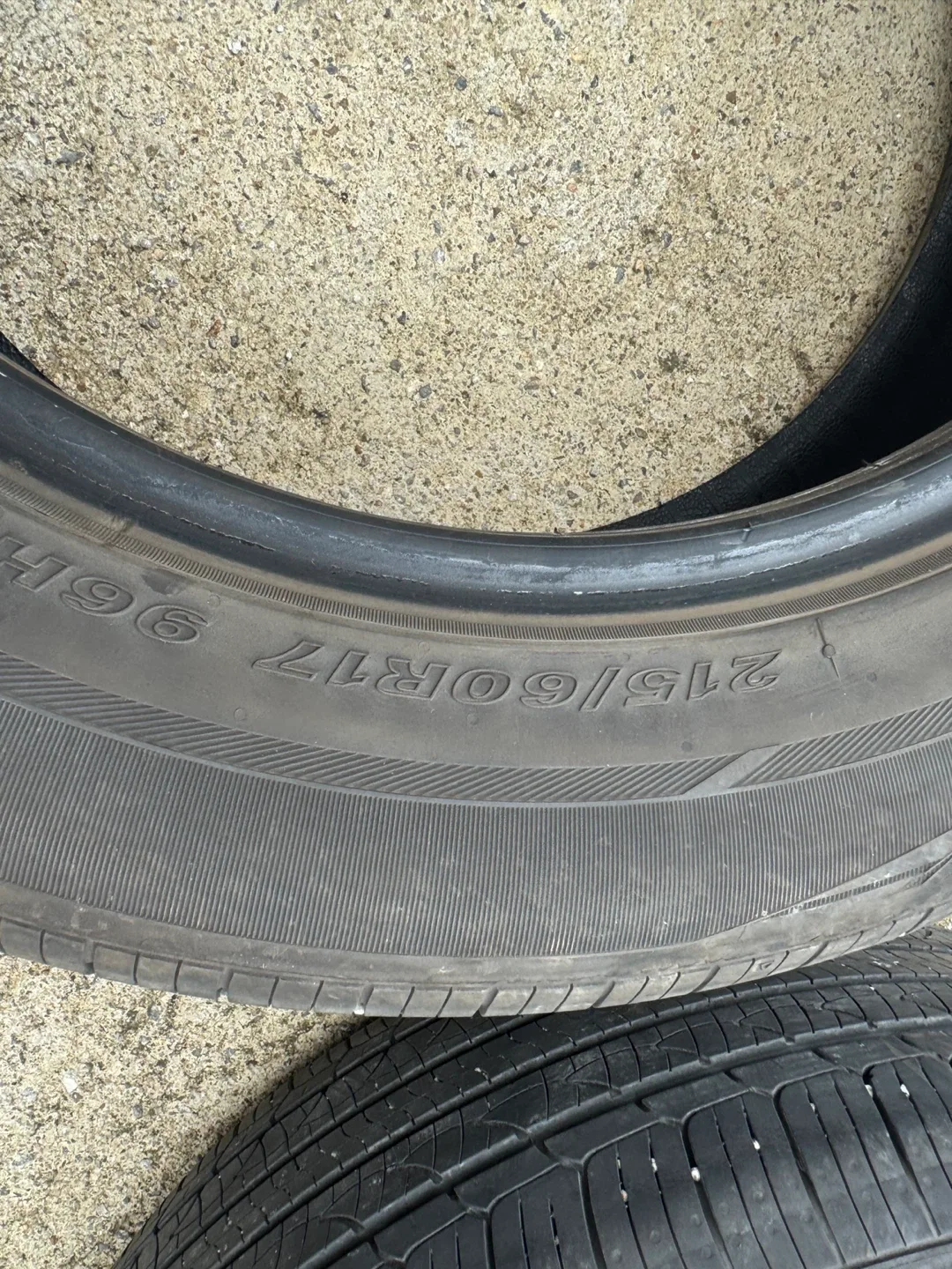 넥센 N'Priz AH8 중고타이어 215/60R17 2개