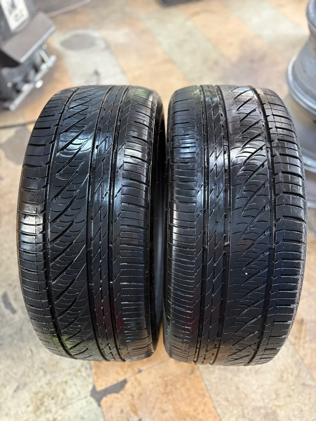 브릿지스톤 중고타이어  245 45 19 팝니다