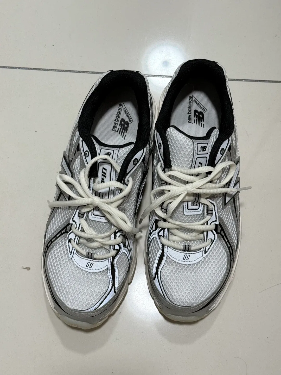 뉴발란스 740 운동화 260