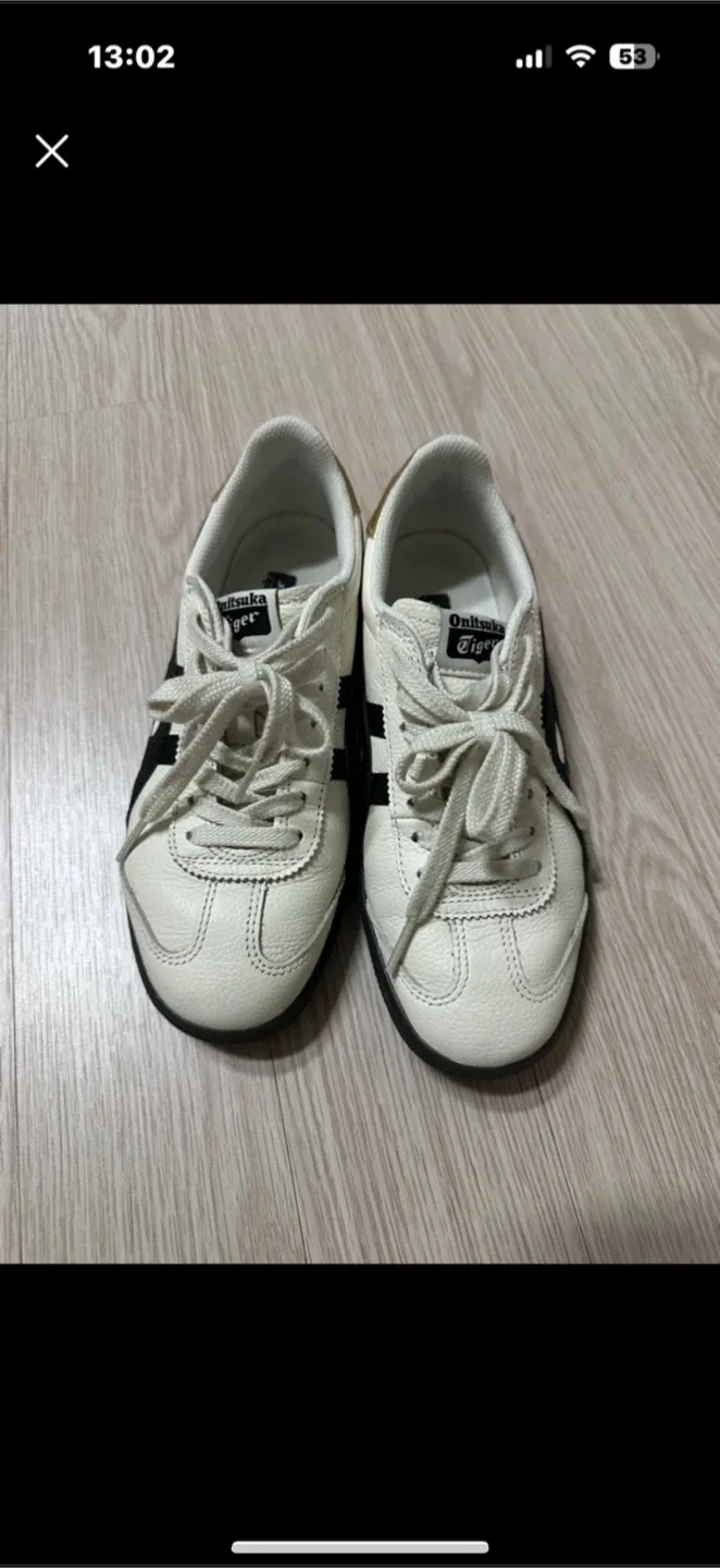 오니츠카타이거 토쿠텐 (230) 화이트블랙 팔아요.