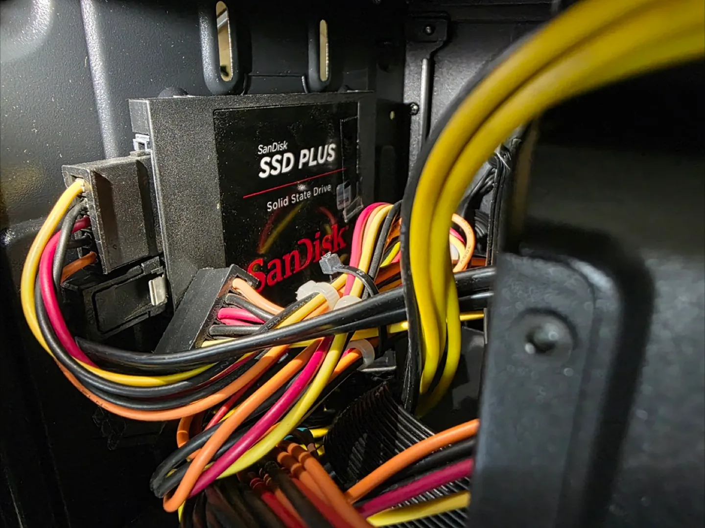 삼성 27인치 모니터, pc 본체 io, 그래픽 CT740 일괄로 판매합니다