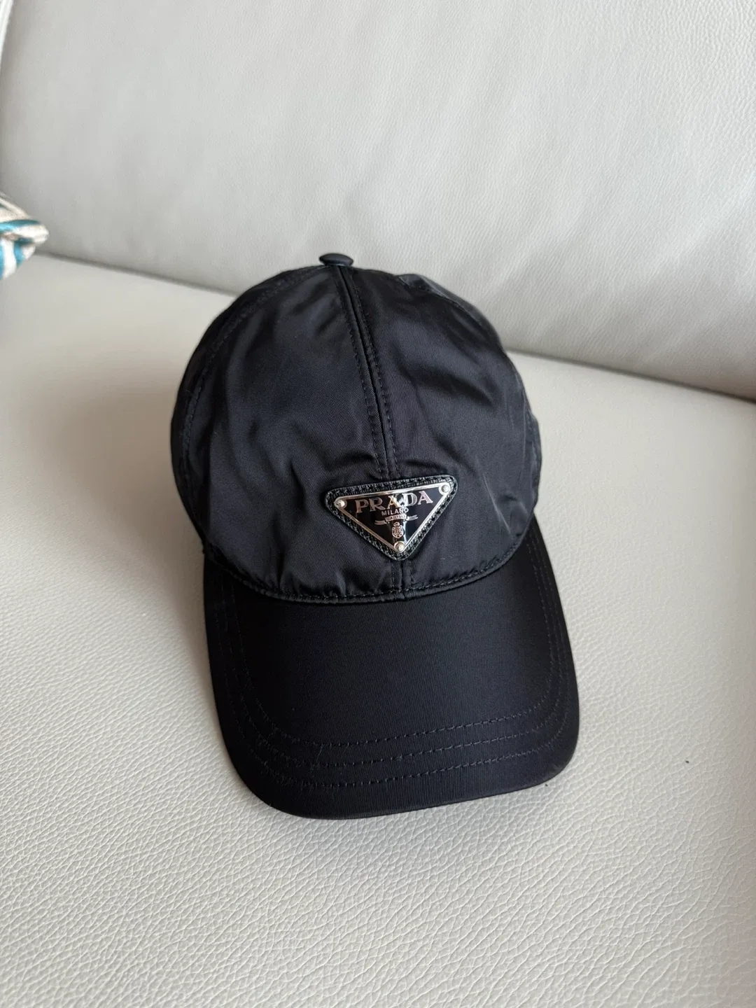 프라다 볼캡 모자