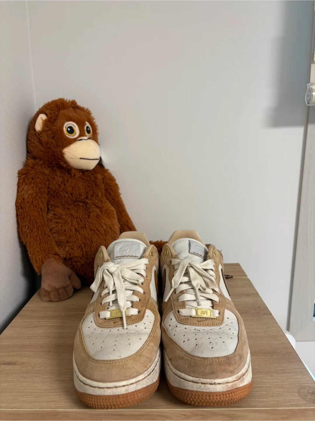 (중고) 나이키 에어포스1 DX1193-200  270사이즈