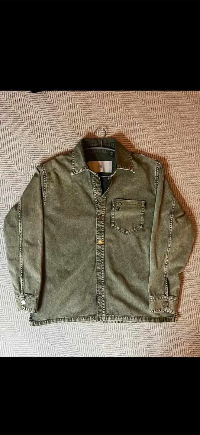 📌 AMI SS25 캐주얼 자켓 (HJK273DE0064) 중고 새상품 판매합니다