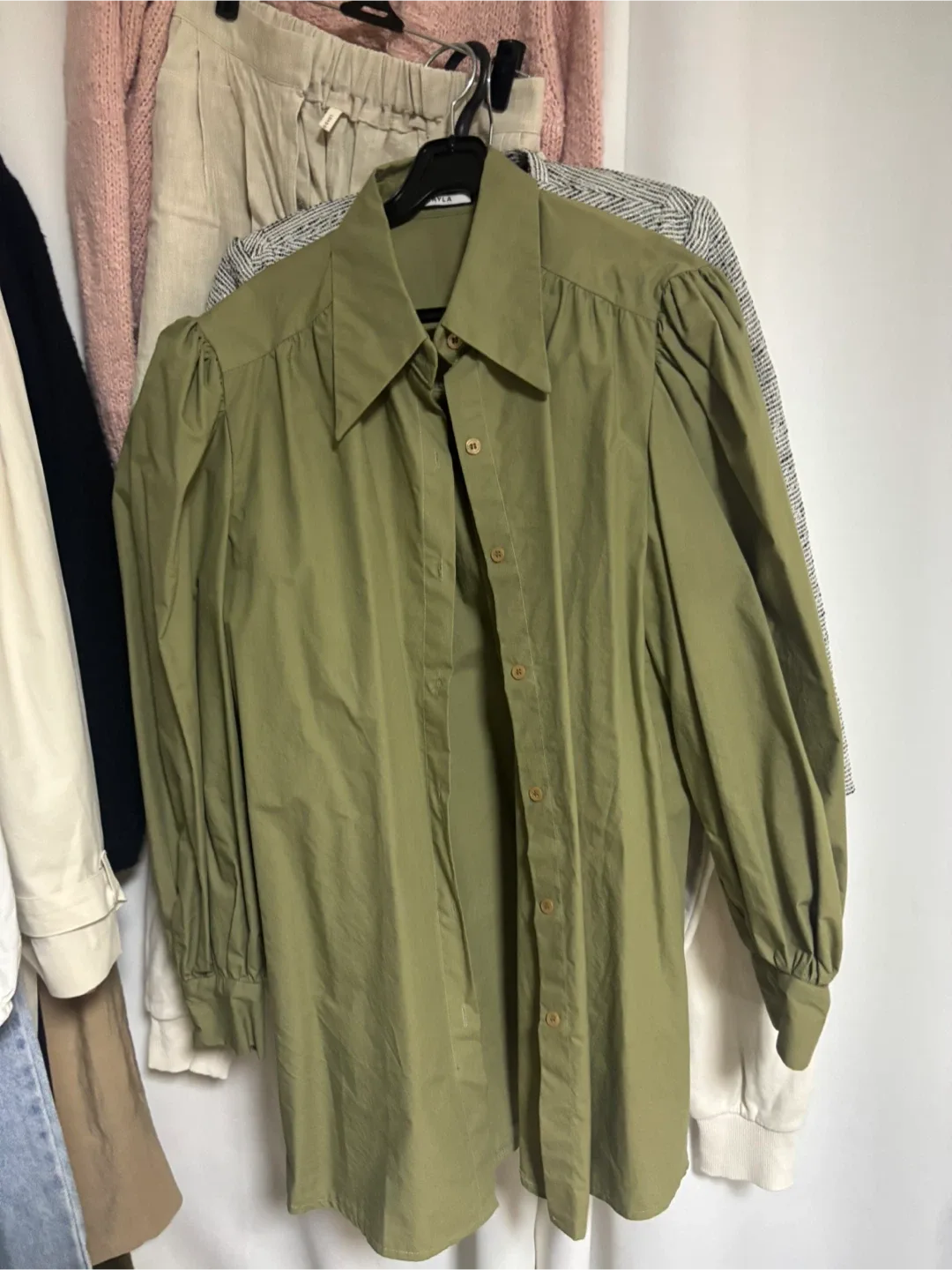 카키색 셔츠 중고 상태좋음