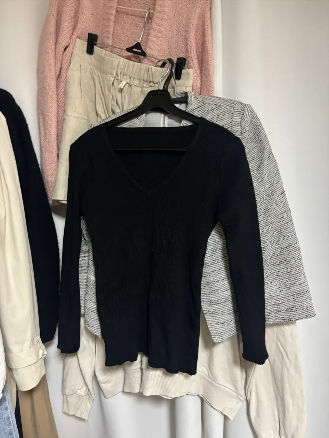 블랙 V넥 긴팔 니트 중고