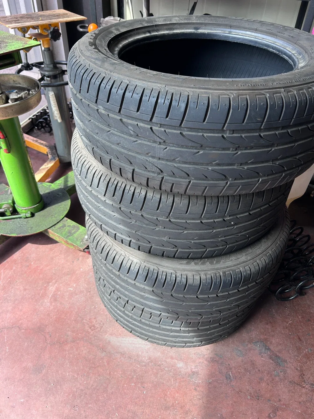 브리지스톤 DUELER H/P 235/55/17 중고 타이어 4개