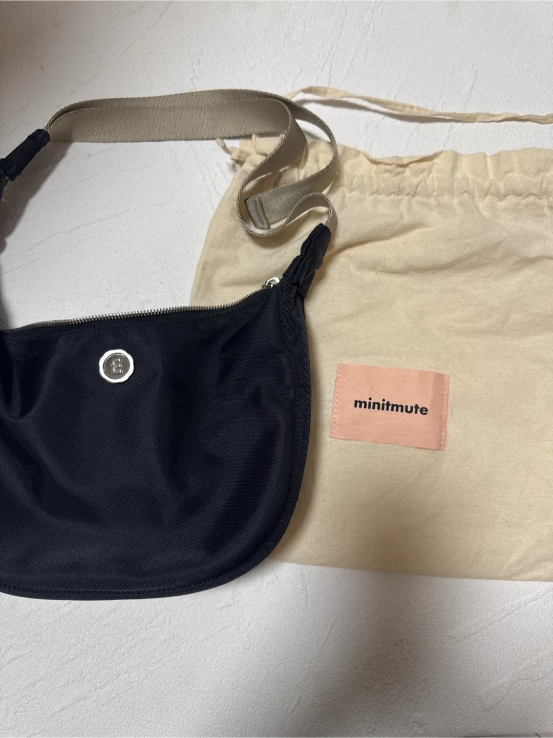 미닛뮤트 클로웨이스트 백 블랙